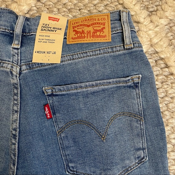 NWT! LEVI STRAUSS 721 High Rise Ripped Raw Hem Skinny Jeans - Size 27 - Picture 10 of 16